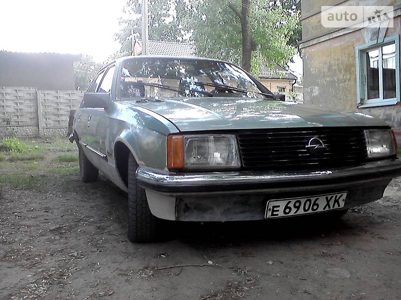 Седан Opel Rekord 1983 в Харькове