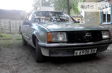 Седан Opel Rekord 1983 в Харькове
