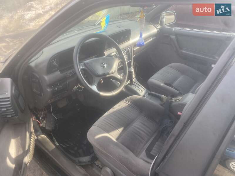 Седан Opel Senator 1988 в Килии