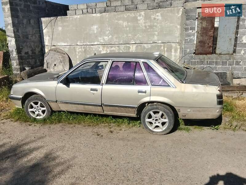 Седан Opel Senator 1986 в 