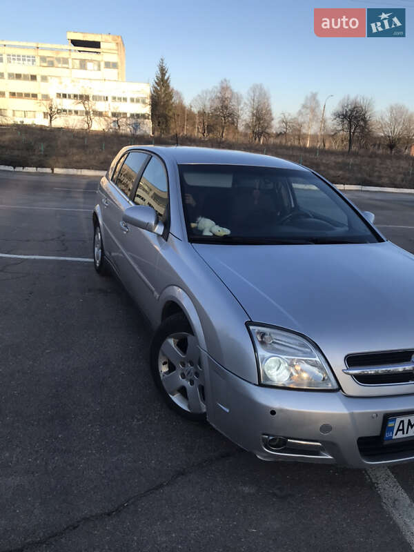 Хетчбек Opel Signum 2004 в Коростишеві