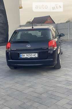 Хэтчбек Opel Signum 2006 в 