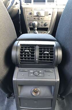 Хэтчбек Opel Signum 2006 в 