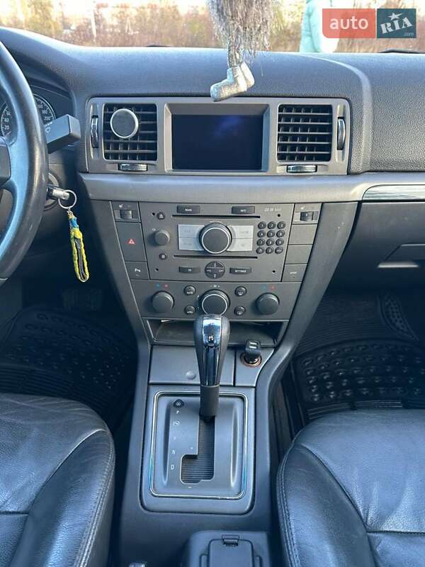 Хэтчбек Opel Signum 2005 в Черновцах