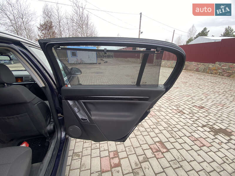Хэтчбек Opel Signum 2003 в Ровно