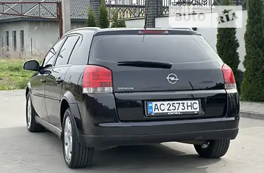 Opel Signum 2004