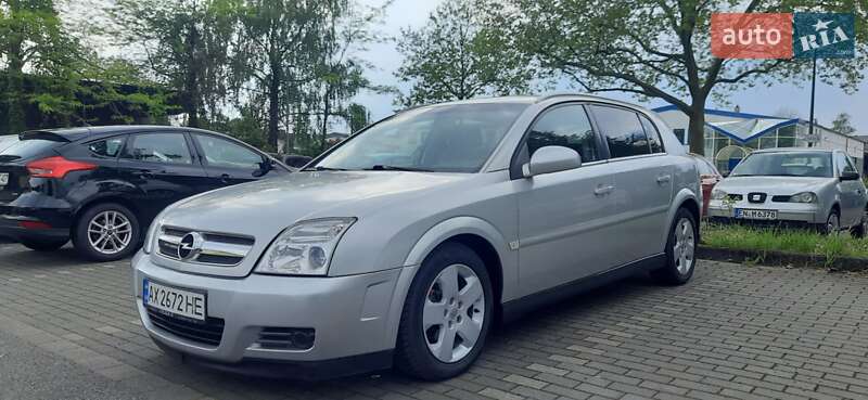 Opel Signum 2003