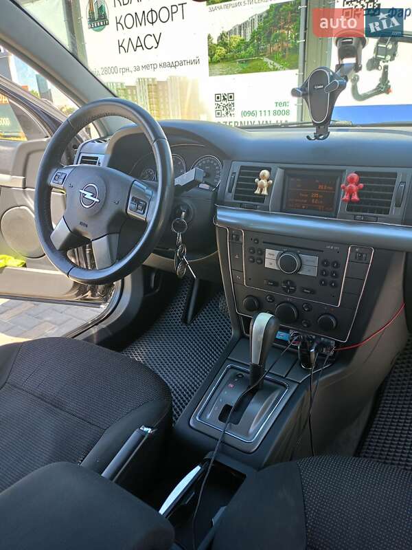 Хэтчбек Opel Signum 2005 в Виннице