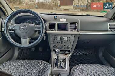 Хэтчбек Opel Signum 2006 в 