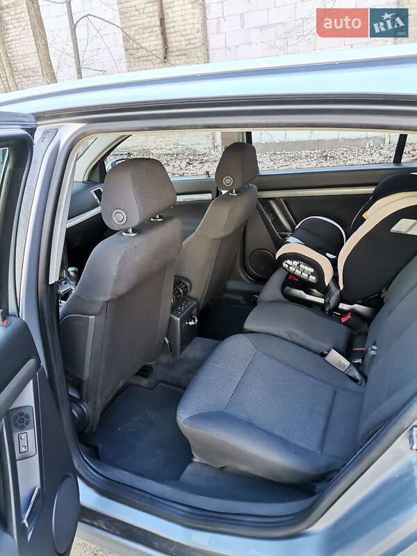 Хэтчбек Opel Signum 2006 в Костополе