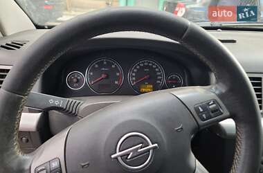 Хэтчбек Opel Signum 2005 в 