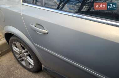 Хэтчбек Opel Signum 2005 в 