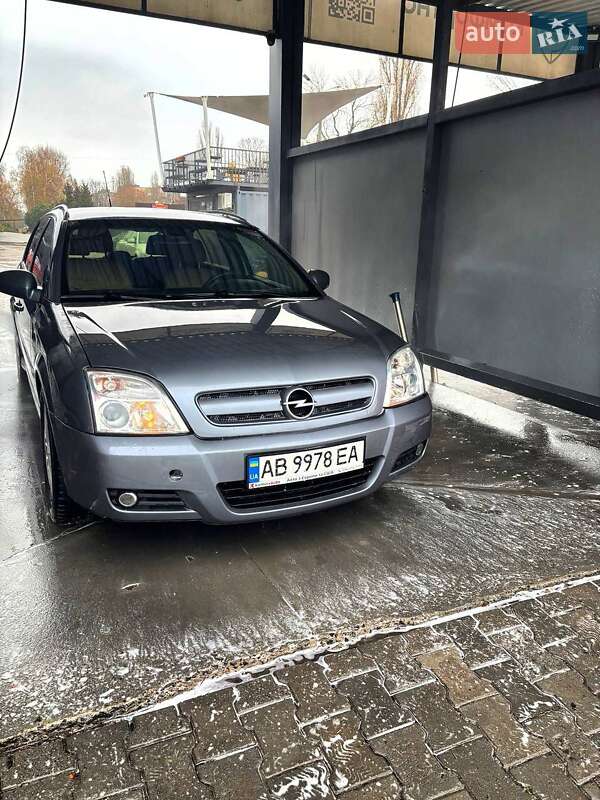 Opel Signum 2004