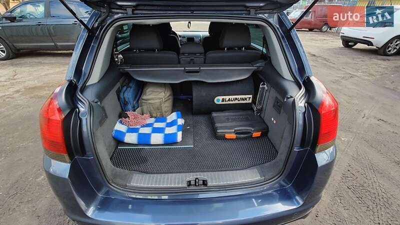 Хэтчбек Opel Signum 2007 в Киеве