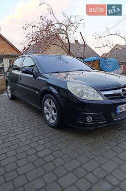 Хэтчбек Opel Signum 2005 в Киверцах