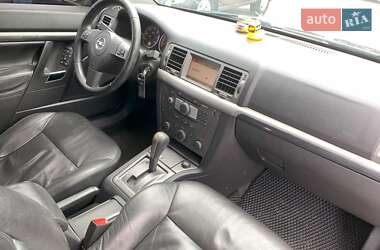 Хэтчбек Opel Signum 2006 в 