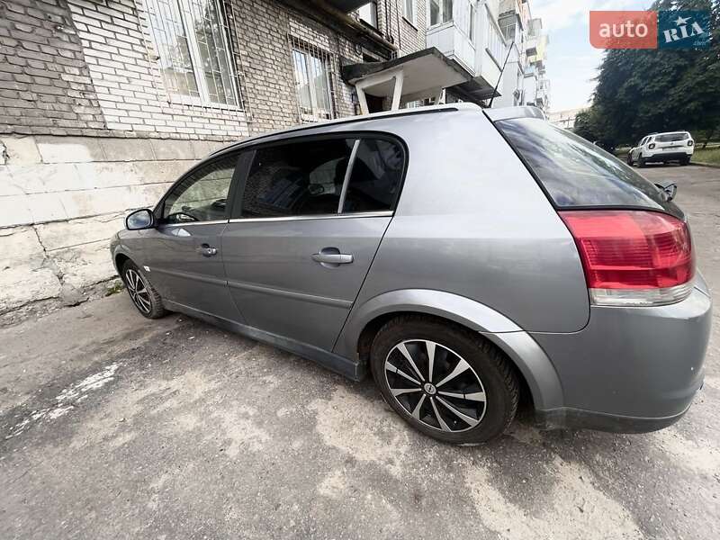 Хэтчбек Opel Signum 2003 в Львове