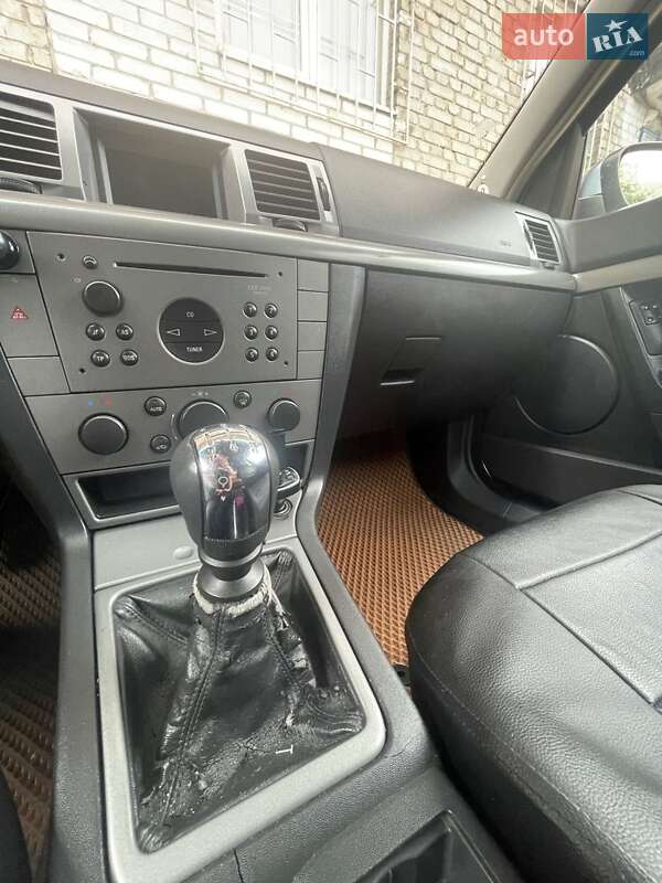 Хэтчбек Opel Signum 2003 в Львове