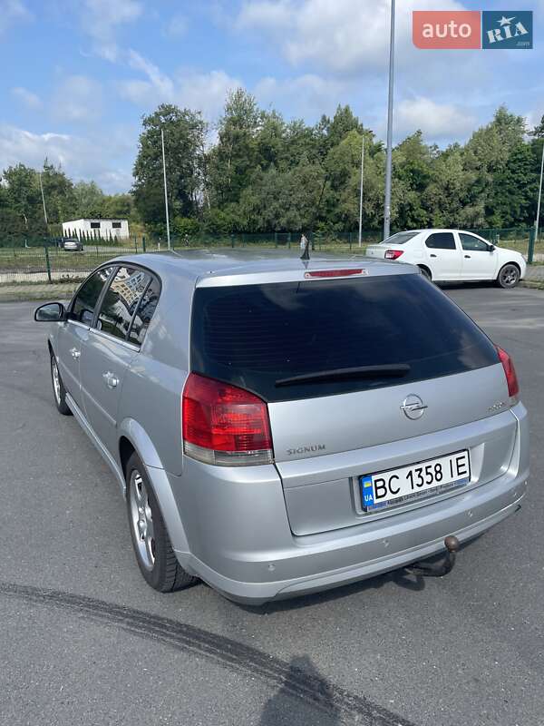 Хэтчбек Opel Signum 2008 в Львове