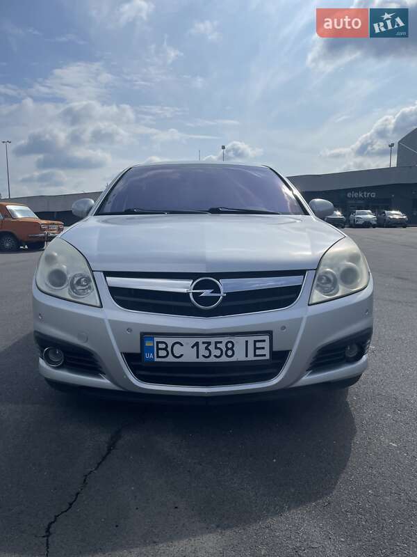 Хэтчбек Opel Signum 2008 в Львове