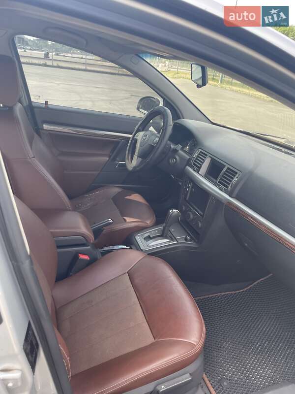 Хэтчбек Opel Signum 2008 в Львове