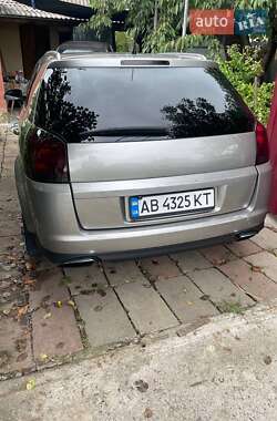 Хэтчбек Opel Signum 2003 в 