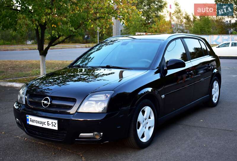 Хэтчбек Opel Signum 2003 в 