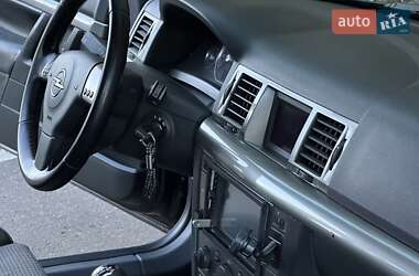 Хэтчбек Opel Signum 2003 в 