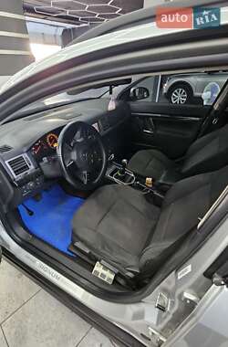 Хэтчбек Opel Signum 2003 в 