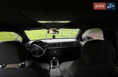 Хетчбек Opel Signum 2003 в 