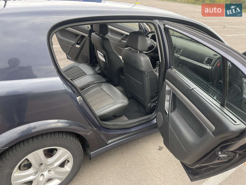 Хэтчбек Opel Signum 2007 в Ровно фото 6 Хэтчбек Opel Signum 2007 в Ровно