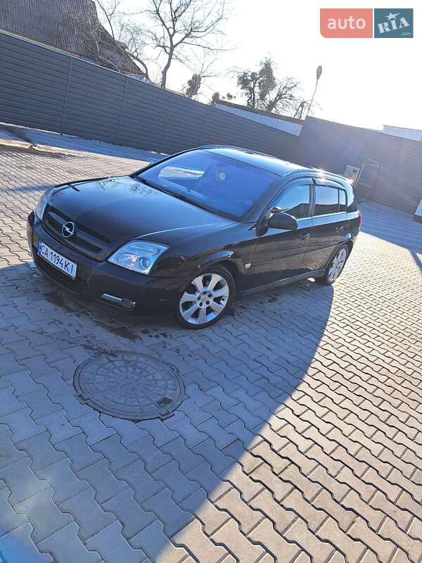 Хэтчбек Opel Signum 2003 в Звенигородке