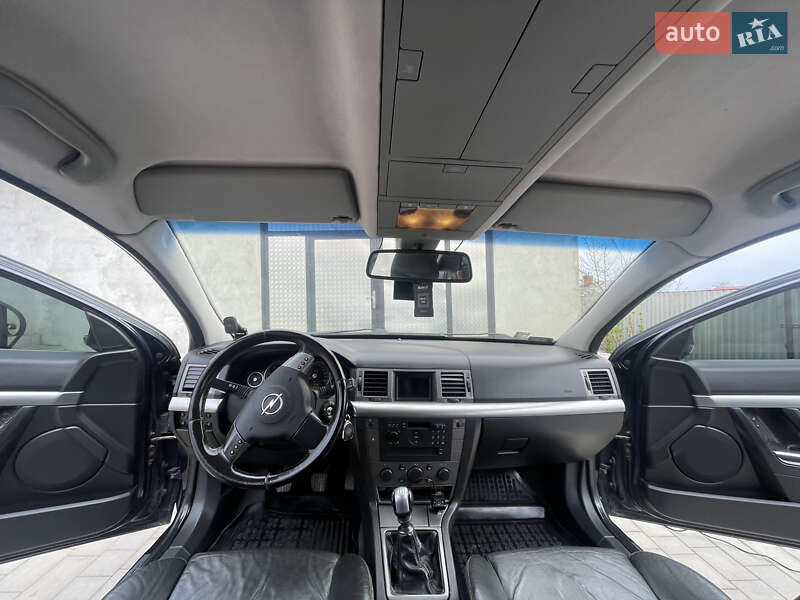 Хетчбек Opel Signum 2003 в Городенці