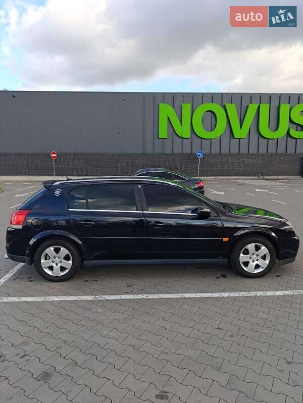 Хэтчбек Opel Signum 2003 в Вышгороде