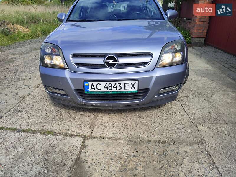 Хэтчбек Opel Signum 2003 в Нововолынске