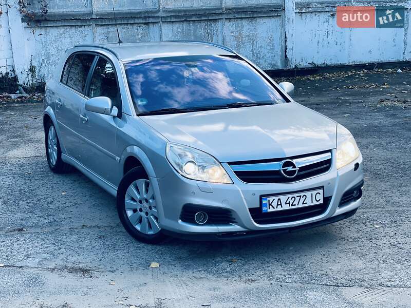 Хэтчбек Opel Signum 2006 в Киеве