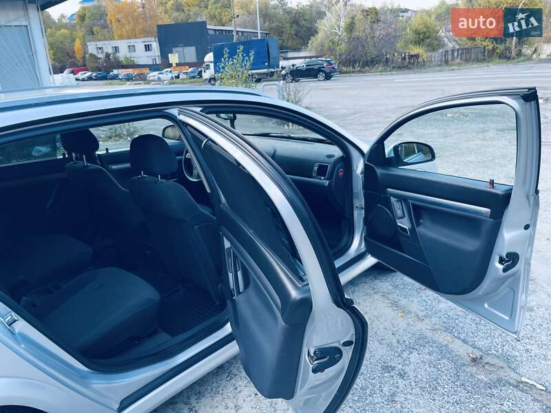 Хэтчбек Opel Signum 2006 в Киеве