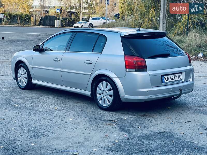 Хэтчбек Opel Signum 2006 в Киеве