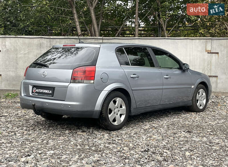 Хэтчбек Opel Signum 2004 в Киеве