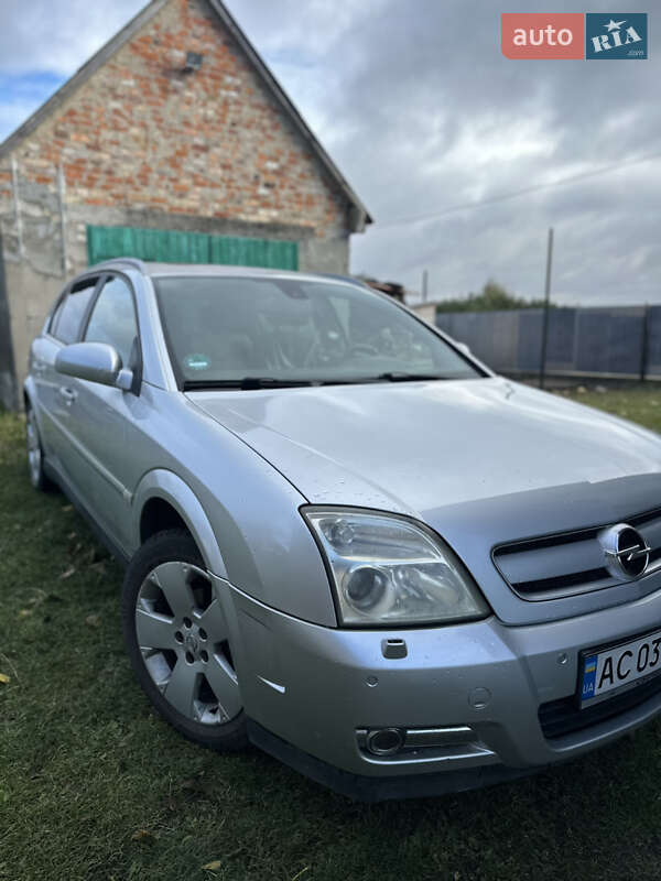 Opel Signum 2004