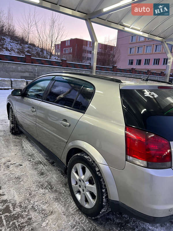 Хэтчбек Opel Signum 2003 в Ровно