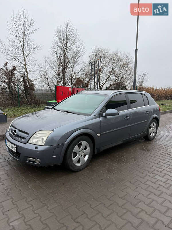Opel Signum 2004