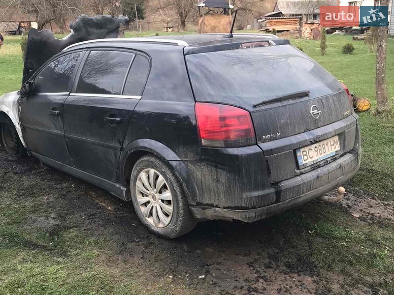 Opel Signum 2005