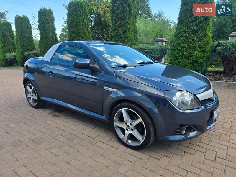 Кабриолет Opel Tigra 2006 в Косове