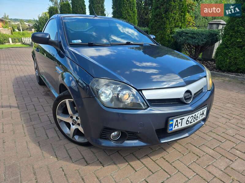 Кабриолет Opel Tigra 2006 в Косове