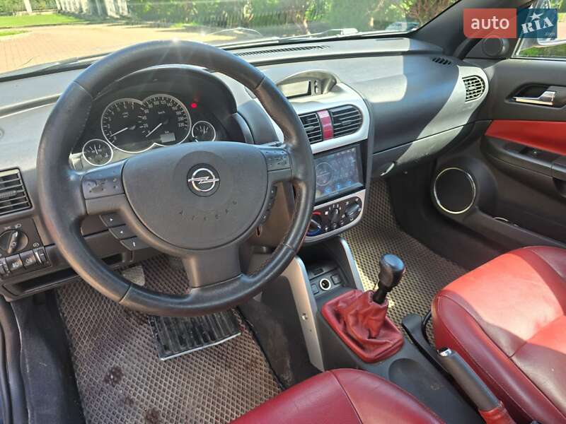 Кабриолет Opel Tigra 2006 в Косове