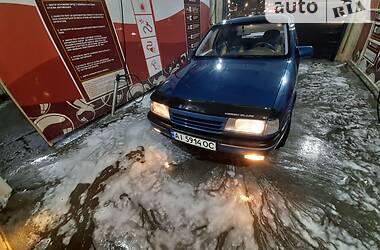 Седан Opel Vectra A 1989 в Киеве