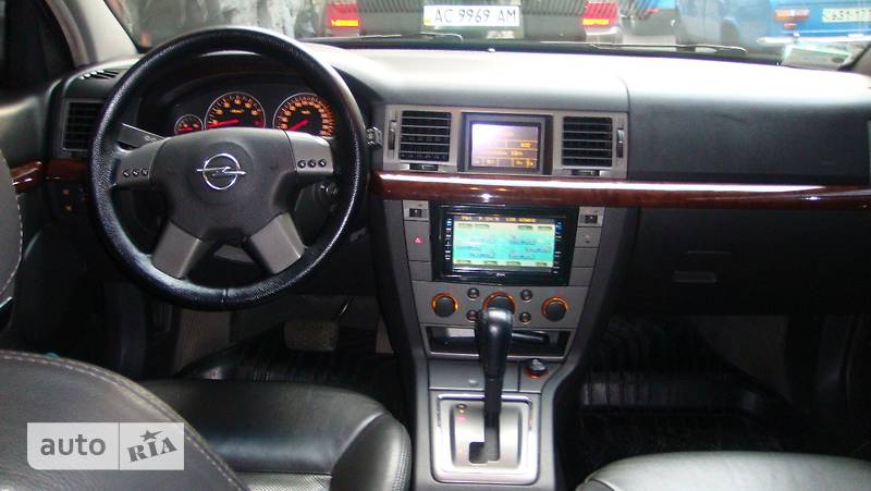 Седан Opel Vectra 2004 в Львове