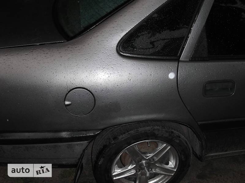 Седан Opel Vectra 1989 в Киеве