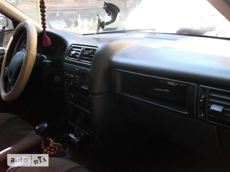 Седан Opel Vectra 1989 в Киеве